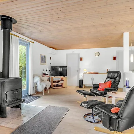 3 Bedroom Beautiful In Nyaraló Oksbøl