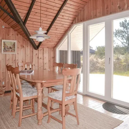 Semesterbostad Three-bedroom Holiday In Oksbøl