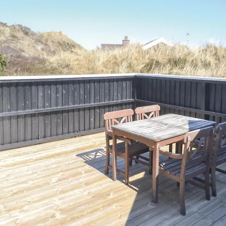 Three-bedroom Holiday In *