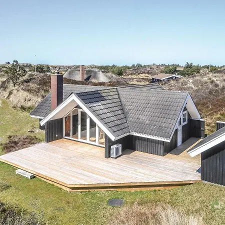 Semesterbostad Three-bedroom Holiday In Oksbøl